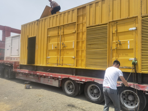 滨湖除了负载情况和发动机维护，还有哪些因素会影响 200kw 柴油发电机的油耗？