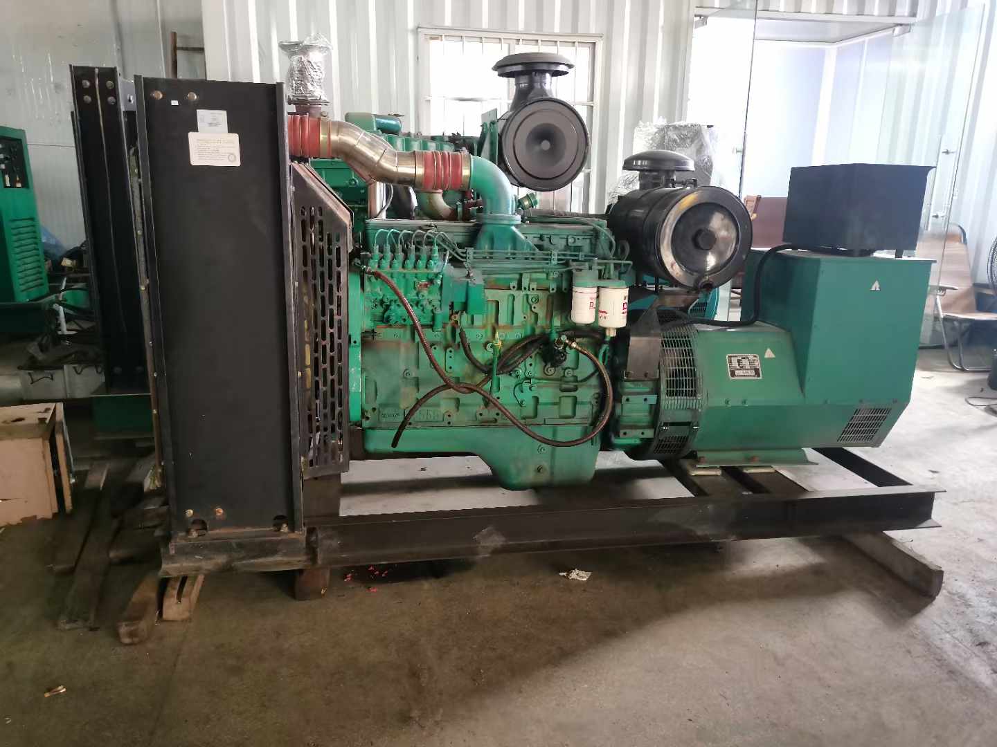 滨湖发电机租赁如何确定电缆的承载电流是否在安全范围内？